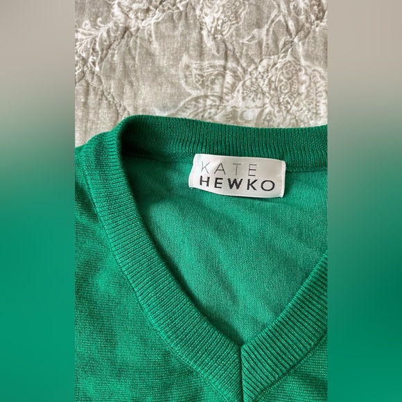 Kate Hewko Green oversized v neck sweater - Picture 5 of 6